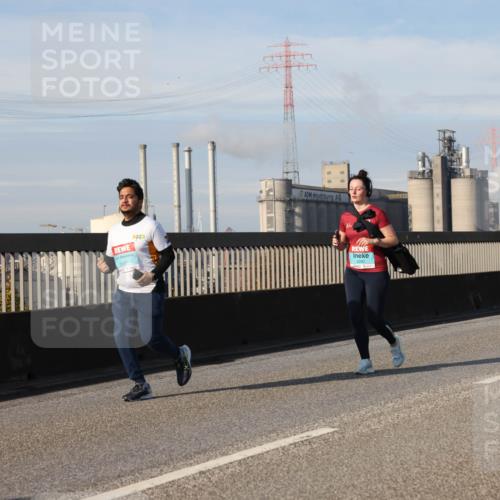 03.10.2025 - Köhlbrandbrückenlauf Lena Gebhardt http://msf.ph/oto/9114861 03.10.2025 10:17:47 Position 2 3347, 3290, 3269 meine-sportfotos.de