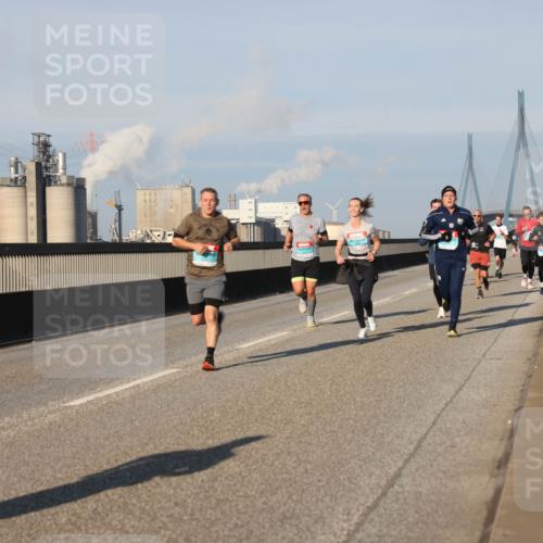 03.10.2025 - Köhlbrandbrückenlauf Lena Gebhardt http://msf.ph/oto/9114873 03.10.2025 09:43:21 Position 2  meine-sportfotos.de