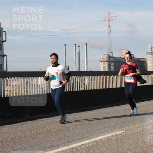 03.10.2025 - Köhlbrandbrückenlauf Lena Gebhardt http://msf.ph/oto/9114877 03.10.2025 10:17:47 Position 2 108 meine-sportfotos.de