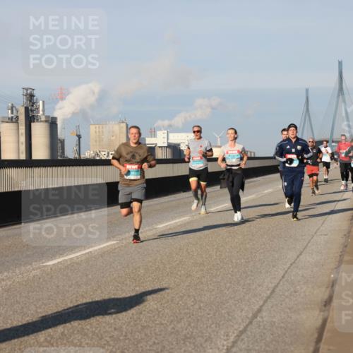 03.10.2025 - Köhlbrandbrückenlauf Lena Gebhardt http://msf.ph/oto/9114881 03.10.2025 09:43:21 Position 2  meine-sportfotos.de