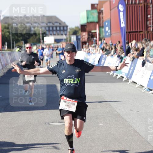 03.10.2025 - Köhlbrandbrückenlauf Jannik Wohlers http://msf.ph/oto/9114884 03.10.2025 13:02:04 Ziel 4025, 4118, 4162, 4206, 4258, 4543, 4907, 5703, 5718, 6032, 6235, 6461 meine-sportfotos.de