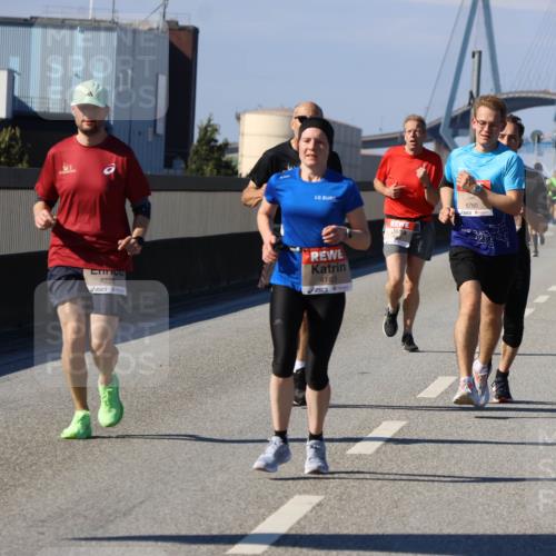 03.10.2025 - Köhlbrandbrückenlauf Strokosch-Dieckow http://msf.ph/oto/9114889 03.10.2025 12:46:49 Position 3 4228, 4163, 6760 meine-sportfotos.de