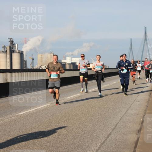 03.10.2025 - Köhlbrandbrückenlauf Lena Gebhardt http://msf.ph/oto/9114891 03.10.2025 09:43:21 Position 2  meine-sportfotos.de