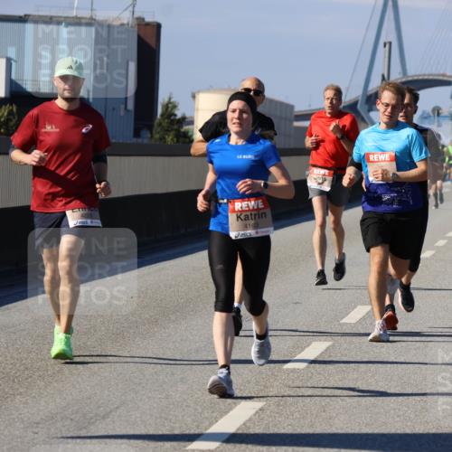 03.10.2025 - Köhlbrandbrückenlauf Strokosch-Dieckow http://msf.ph/oto/9114896 03.10.2025 12:46:49 Position 3 4228, 4163 meine-sportfotos.de