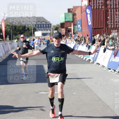 03.10.2025 - Köhlbrandbrückenlauf Jannik Wohlers http://msf.ph/oto/9114899 03.10.2025 13:02:04 Ziel 4025, 4118, 4162, 4206, 4258, 4543, 4907, 5703, 5718, 6032, 6235, 6461 meine-sportfotos.de