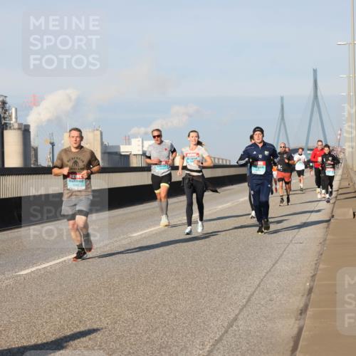 03.10.2025 - Köhlbrandbrückenlauf Lena Gebhardt http://msf.ph/oto/9114901 03.10.2025 09:43:22 Position 2 1142 meine-sportfotos.de