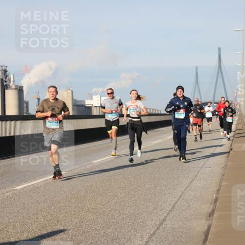 03.10.2025 - Köhlbrandbrückenlauf Lena Gebhardt http://msf.ph/oto/9114909 03.10.2025 09:43:22 Position 2 1142 meine-sportfotos.de