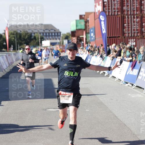 03.10.2025 - Köhlbrandbrückenlauf Jannik Wohlers http://msf.ph/oto/9114910 03.10.2025 13:02:04 Ziel 4025, 4118, 4162, 4206, 4258, 4543, 4907, 5703, 5718, 6032, 6235, 6461 meine-sportfotos.de