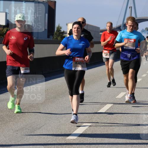 03.10.2025 - Köhlbrandbrückenlauf Strokosch-Dieckow http://msf.ph/oto/9114917 03.10.2025 12:46:49 Position 3 4228, 4163, 6760 meine-sportfotos.de
