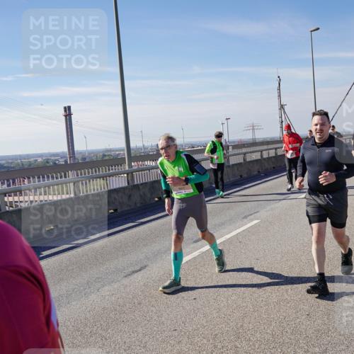 03.10.2025 - Köhlbrandbrückenlauf Michael Burmester http://msf.ph/oto/9114918 03.10.2025 12:56:24 Position 2  meine-sportfotos.de