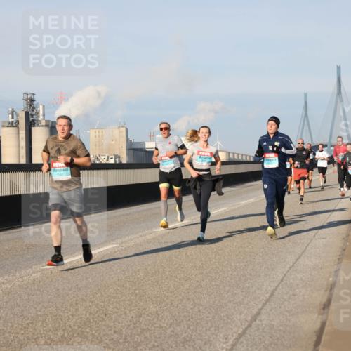 03.10.2025 - Köhlbrandbrückenlauf Lena Gebhardt http://msf.ph/oto/9114930 03.10.2025 09:43:22 Position 2  meine-sportfotos.de