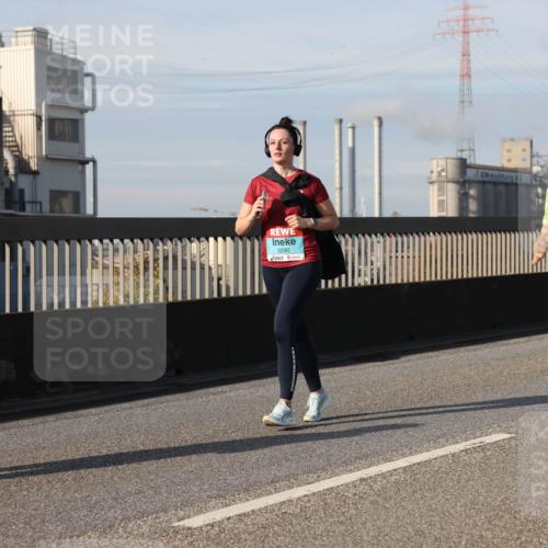 03.10.2025 - Köhlbrandbrückenlauf Lena Gebhardt http://msf.ph/oto/9114932 03.10.2025 10:17:49 Position 2 3290, 3289 meine-sportfotos.de