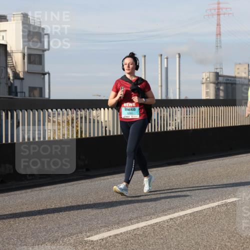 03.10.2025 - Köhlbrandbrückenlauf Lena Gebhardt http://msf.ph/oto/9114941 03.10.2025 10:17:49 Position 2 3290, 3289 meine-sportfotos.de