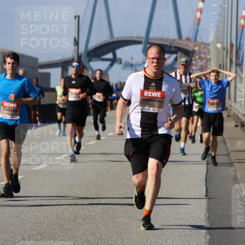 03.10.2025 - Köhlbrandbrückenlauf Strokosch-Dieckow http://msf.ph/oto/9114943 03.10.2025 12:47:04 Position 3 6775, 6525, 4304 meine-sportfotos.de