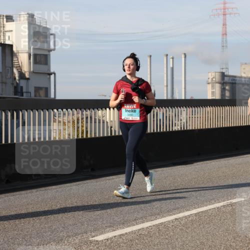 03.10.2025 - Köhlbrandbrückenlauf Lena Gebhardt http://msf.ph/oto/9114949 03.10.2025 10:17:49 Position 2 3290, 3289 meine-sportfotos.de