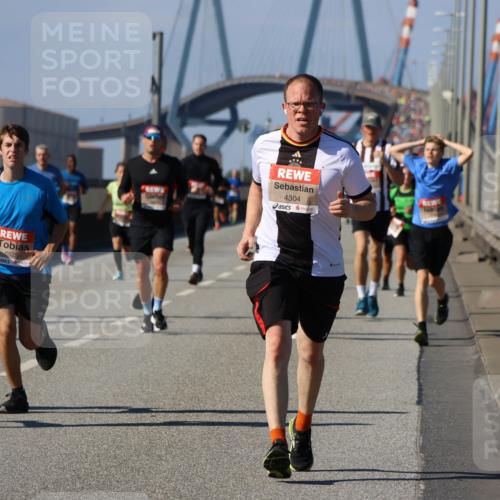 03.10.2025 - Köhlbrandbrückenlauf Strokosch-Dieckow http://msf.ph/oto/9114955 03.10.2025 12:47:04 Position 3 6775, 6525, 4304 meine-sportfotos.de