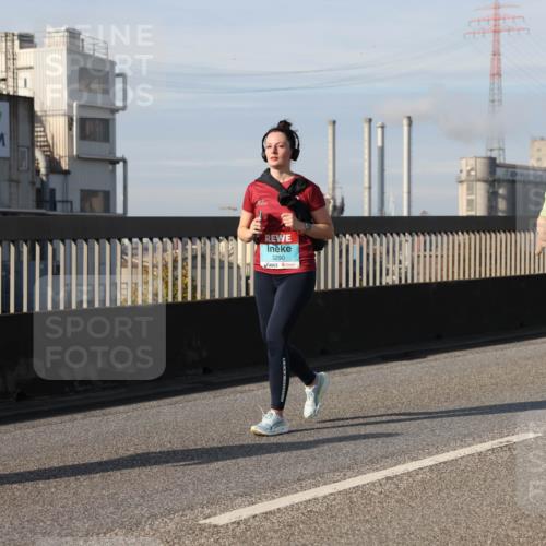 03.10.2025 - Köhlbrandbrückenlauf Lena Gebhardt http://msf.ph/oto/9114957 03.10.2025 10:17:49 Position 2 3290, 450, 3289 meine-sportfotos.de