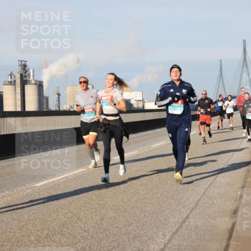 03.10.2025 - Köhlbrandbrückenlauf Lena Gebhardt http://msf.ph/oto/9114960 03.10.2025 09:43:23 Position 2 1142 meine-sportfotos.de