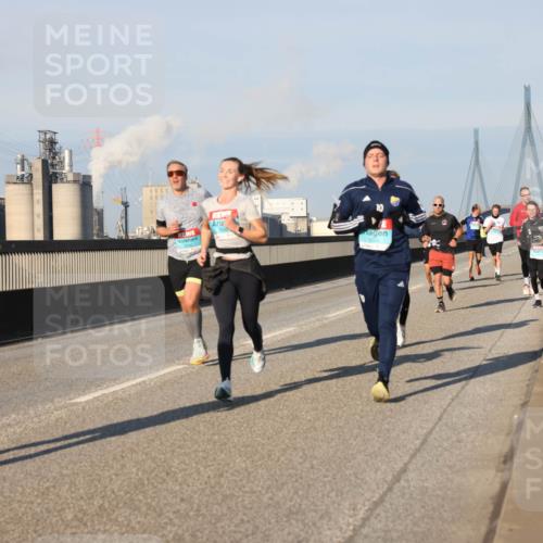 03.10.2025 - Köhlbrandbrückenlauf Lena Gebhardt http://msf.ph/oto/9114968 03.10.2025 09:43:23 Position 2 42 meine-sportfotos.de