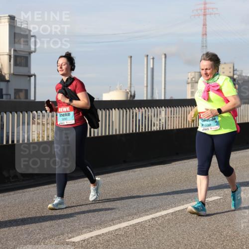 03.10.2025 - Köhlbrandbrückenlauf Lena Gebhardt http://msf.ph/oto/9114973 03.10.2025 10:17:49 Position 2 3290, 3289 meine-sportfotos.de