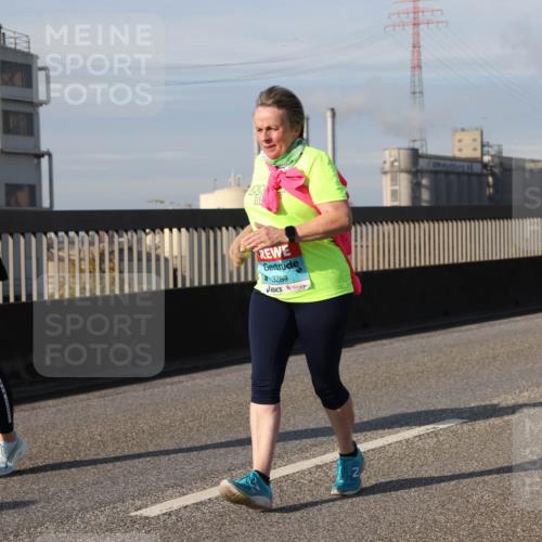 03.10.2025 - Köhlbrandbrückenlauf Lena Gebhardt http://msf.ph/oto/9114987 03.10.2025 10:17:50 Position 2 3290, 100, 3289 meine-sportfotos.de