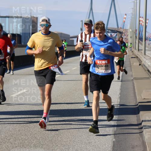 03.10.2025 - Köhlbrandbrückenlauf Strokosch-Dieckow http://msf.ph/oto/9114989 03.10.2025 12:47:13 Position 3 6614, 6490, 4140 meine-sportfotos.de