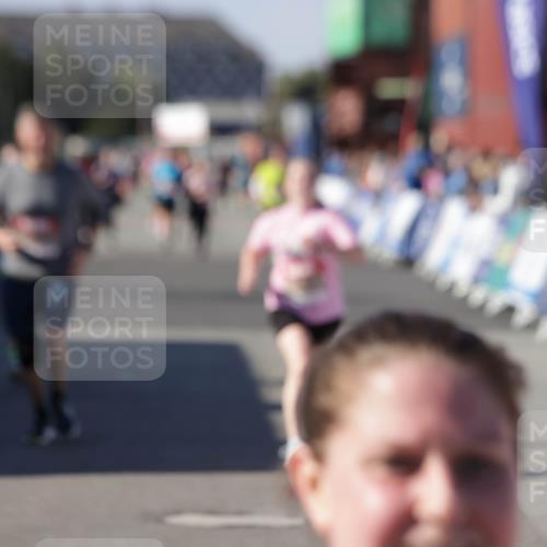 03.10.2025 - Köhlbrandbrückenlauf Jannik Wohlers http://msf.ph/oto/9114990 03.10.2025 13:32:33 Ziel 4966, 5226, 5255, 5286, 5357, 5442, 5876, 5891, 5892, 6141 meine-sportfotos.de