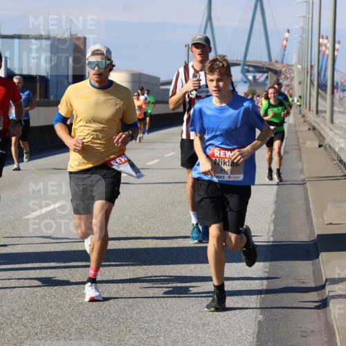 03.10.2025 - Köhlbrandbrückenlauf Strokosch-Dieckow http://msf.ph/oto/9114998 03.10.2025 12:47:13 Position 3 5779, 6614, 4140 meine-sportfotos.de