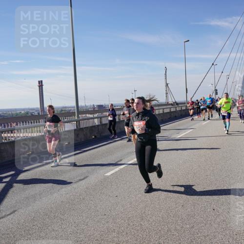03.10.2025 - Köhlbrandbrückenlauf Michael Burmester http://msf.ph/oto/9115000 03.10.2025 12:56:29 Position 2  meine-sportfotos.de