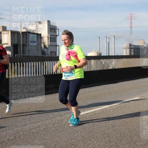 03.10.2025 - Köhlbrandbrückenlauf Lena Gebhardt http://msf.ph/oto/9115004 03.10.2025 10:17:50 Position 2 3290, 3289, 3649 meine-sportfotos.de