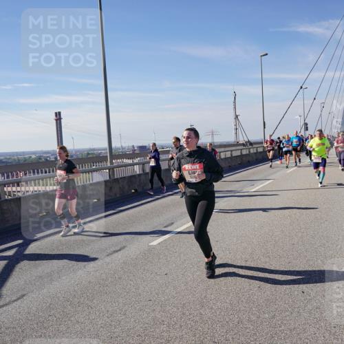 03.10.2025 - Köhlbrandbrückenlauf Michael Burmester http://msf.ph/oto/9115008 03.10.2025 12:56:29 Position 2 5290 meine-sportfotos.de