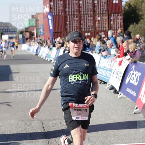 03.10.2025 - Köhlbrandbrückenlauf Jannik Wohlers http://msf.ph/oto/9115013 03.10.2025 13:02:05 Ziel 4025, 4118, 4162, 4206, 4258, 4543, 4907, 5703, 5718, 6032, 6235, 6461 meine-sportfotos.de