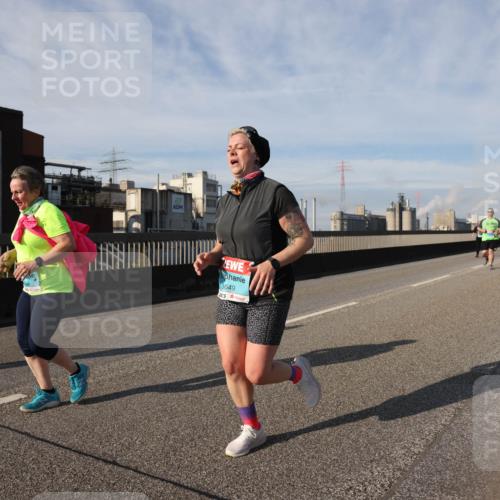 03.10.2025 - Köhlbrandbrückenlauf Lena Gebhardt http://msf.ph/oto/9115022 03.10.2025 10:17:51 Position 2  meine-sportfotos.de