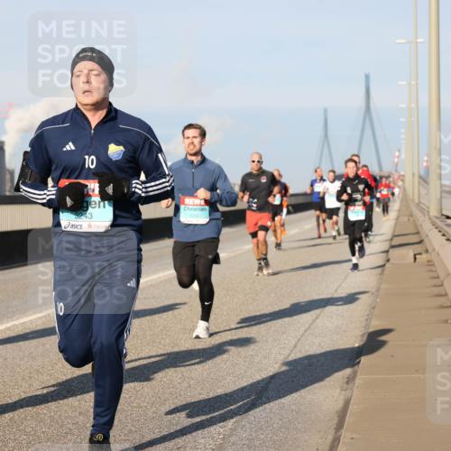 03.10.2025 - Köhlbrandbrückenlauf Lena Gebhardt http://msf.ph/oto/9115036 03.10.2025 09:43:25 Position 2 592, 10, 10, 3243, 1052 meine-sportfotos.de