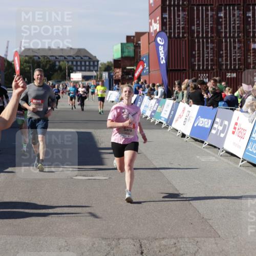 03.10.2025 - Köhlbrandbrückenlauf Jannik Wohlers http://msf.ph/oto/9115050 03.10.2025 13:32:34 Ziel 4966, 5226, 5255, 5286, 5357, 5442, 5876, 5891, 5892, 6141 meine-sportfotos.de