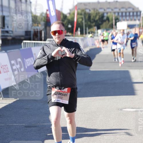03.10.2025 - Köhlbrandbrückenlauf Jannik Wohlers http://msf.ph/oto/9115053 03.10.2025 13:02:07 Ziel 4025, 4109, 4118, 4543, 4907, 5703, 6032, 6235, 6461 meine-sportfotos.de