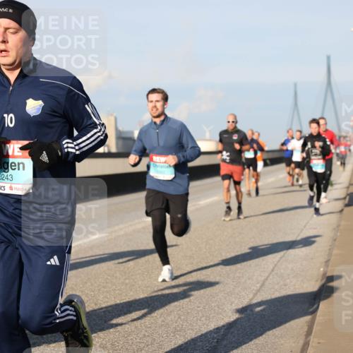 03.10.2025 - Köhlbrandbrückenlauf Lena Gebhardt http://msf.ph/oto/9115058 03.10.2025 09:43:25 Position 2 0, 10, 3243 meine-sportfotos.de