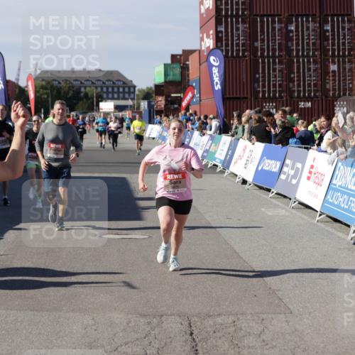 03.10.2025 - Köhlbrandbrückenlauf Jannik Wohlers http://msf.ph/oto/9115068 03.10.2025 13:32:34 Ziel 4966, 5226, 5255, 5286, 5357, 5442, 5876, 5891, 5892, 6141 meine-sportfotos.de