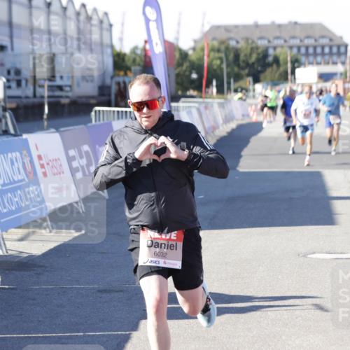 03.10.2025 - Köhlbrandbrückenlauf Jannik Wohlers http://msf.ph/oto/9115069 03.10.2025 13:02:07 Ziel 4025, 4109, 4118, 4543, 4907, 5703, 6032, 6235, 6461 meine-sportfotos.de