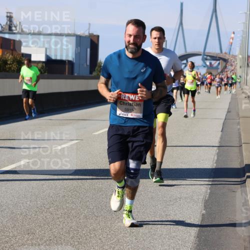 03.10.2025 - Köhlbrandbrückenlauf Strokosch-Dieckow http://msf.ph/oto/9115085 03.10.2025 12:47:26 Position 3 5915 meine-sportfotos.de