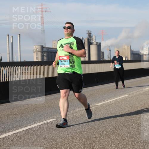 03.10.2025 - Köhlbrandbrückenlauf Lena Gebhardt http://msf.ph/oto/9115090 03.10.2025 10:17:55 Position 2 2992 meine-sportfotos.de