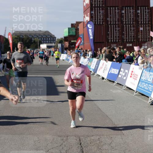 03.10.2025 - Köhlbrandbrückenlauf Jannik Wohlers http://msf.ph/oto/9115091 03.10.2025 13:32:35 Ziel 4966, 5226, 5255, 5286, 5357, 5442, 5876, 5891, 5892, 6141 meine-sportfotos.de