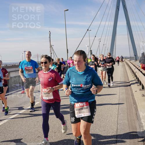 03.10.2025 - Köhlbrandbrückenlauf Michael Burmester http://msf.ph/oto/9115101 03.10.2025 12:56:34 Position 2 5949, 28, 18, 6440 meine-sportfotos.de