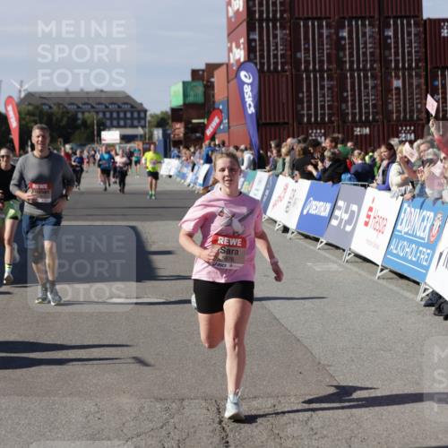 03.10.2025 - Köhlbrandbrückenlauf Jannik Wohlers http://msf.ph/oto/9115108 03.10.2025 13:32:35 Ziel 4966, 5226, 5255, 5286, 5357, 5442, 5876, 5891, 5892, 6141 meine-sportfotos.de
