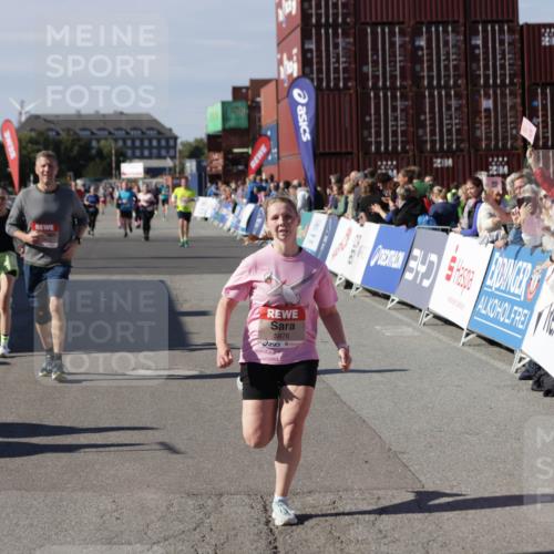 03.10.2025 - Köhlbrandbrückenlauf Jannik Wohlers http://msf.ph/oto/9115113 03.10.2025 13:32:35 Ziel 4966, 5226, 5255, 5286, 5357, 5442, 5876, 5891, 5892, 6141 meine-sportfotos.de
