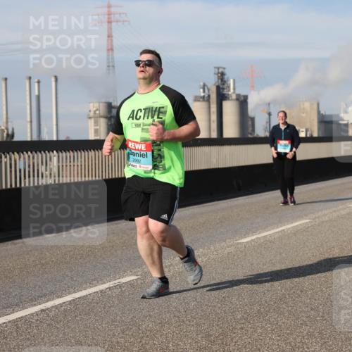 03.10.2025 - Köhlbrandbrückenlauf Lena Gebhardt http://msf.ph/oto/9115117 03.10.2025 10:17:55 Position 2 2992 meine-sportfotos.de