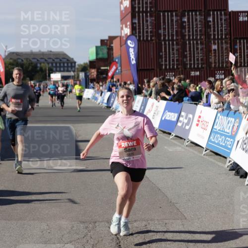 03.10.2025 - Köhlbrandbrückenlauf Jannik Wohlers http://msf.ph/oto/9115123 03.10.2025 13:32:35 Ziel 4966, 5226, 5255, 5286, 5357, 5442, 5876, 5891, 5892, 6141 meine-sportfotos.de