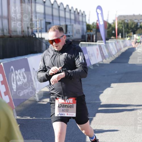 03.10.2025 - Köhlbrandbrückenlauf Jannik Wohlers http://msf.ph/oto/9115126 03.10.2025 13:02:08 Ziel 4025, 4109, 4118, 4281, 4907, 5703, 6032, 6235, 6461 meine-sportfotos.de