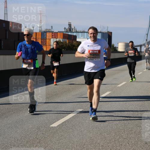 03.10.2025 - Köhlbrandbrückenlauf Strokosch-Dieckow http://msf.ph/oto/9115127 03.10.2025 12:47:38 Position 3 4425 meine-sportfotos.de