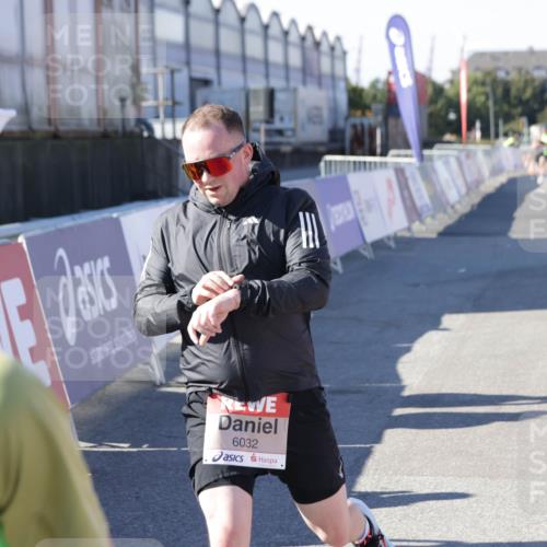 03.10.2025 - Köhlbrandbrückenlauf Jannik Wohlers http://msf.ph/oto/9115131 03.10.2025 13:02:08 Ziel 4025, 4109, 4118, 4281, 4907, 5703, 6032, 6235, 6461 meine-sportfotos.de